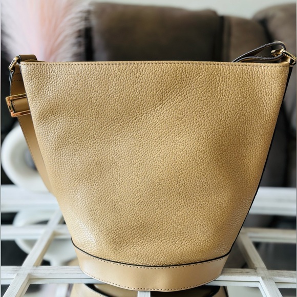 π MICHAEL KORS shoulder/crossbody leather bag. Retail $298 - Picture 4 of 8